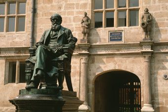 Statue of Darwin in the centre of Shrewsbury, his home town (Britain on View).